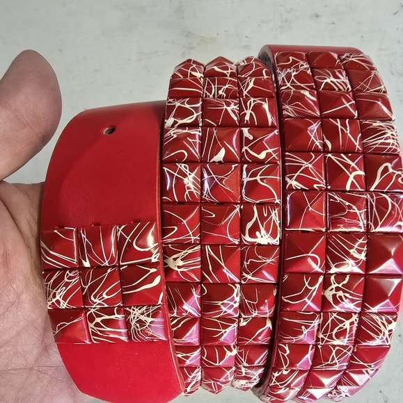 Red belt - Picture 2 of 3